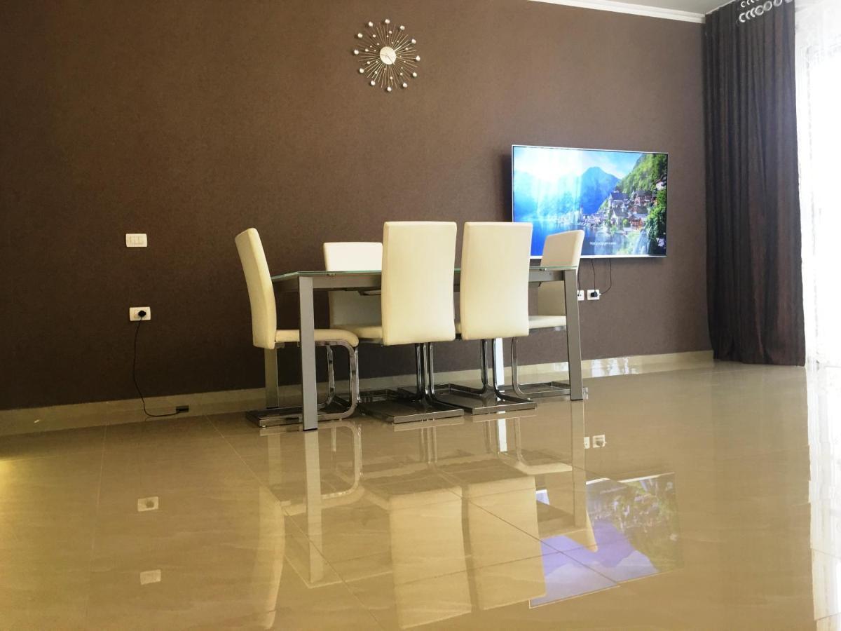 Royal Queen And King Luxury Apartment Sarandë Exterior foto