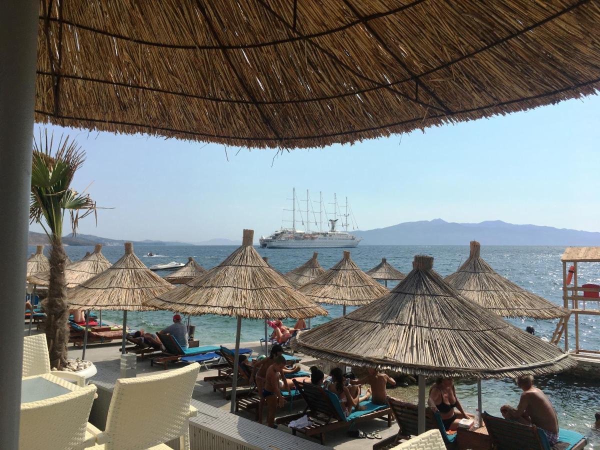 Royal Queen And King Luxury Apartment Sarandë Exterior foto