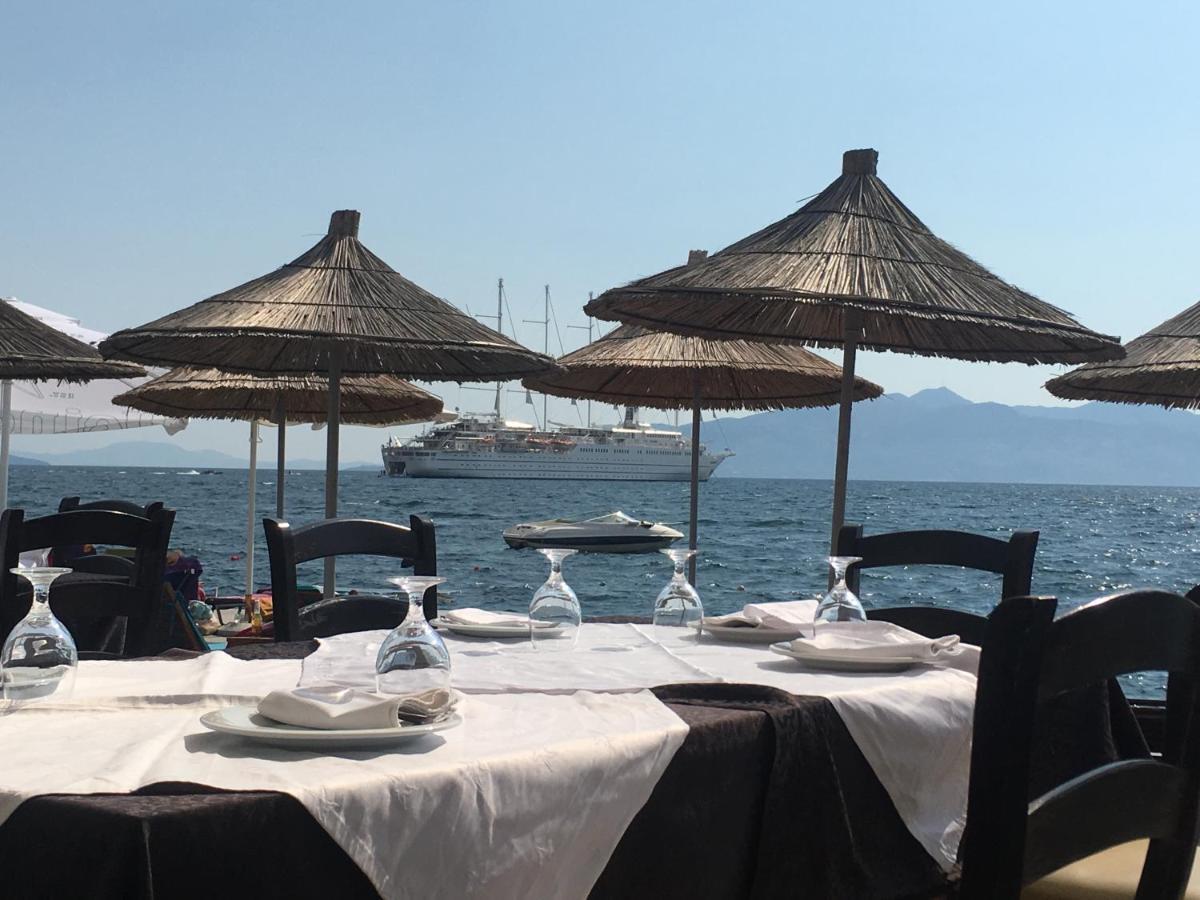 Royal Queen And King Luxury Apartment Sarandë Exterior foto
